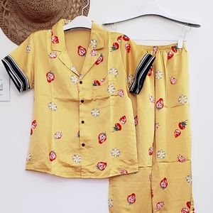 Women's satin pajamas set